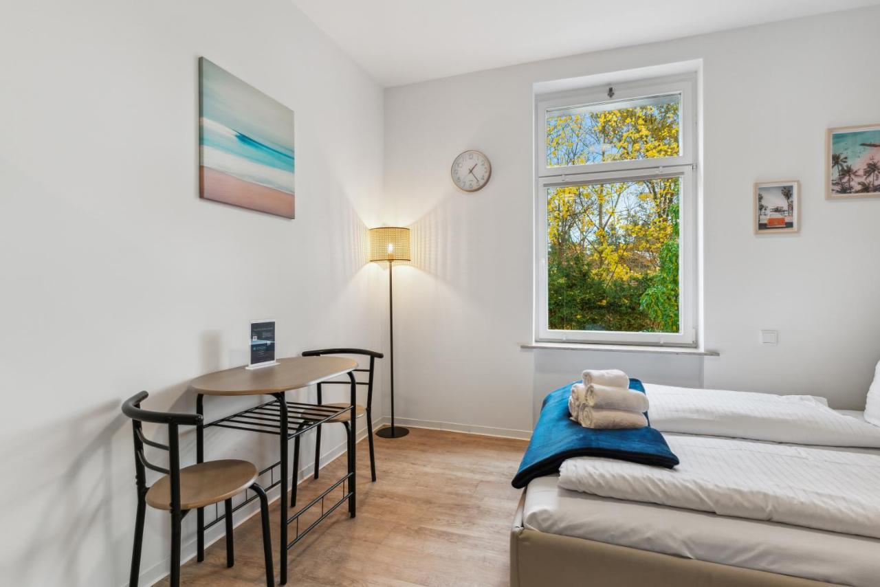 Vorstadtoase - 2 Personen - Eichwalde, Naehe Ber - Queensize-Bett, Netflix, Parken المظهر الخارجي الصورة